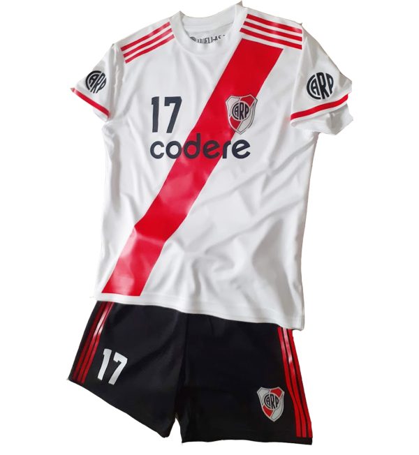 Equipo de futbol personalizado River para niño