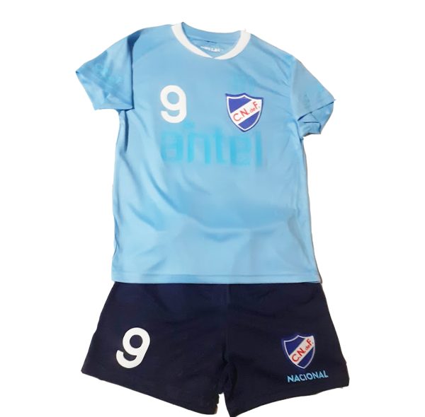 Equipo de futbol personalizado para niños de Nacional